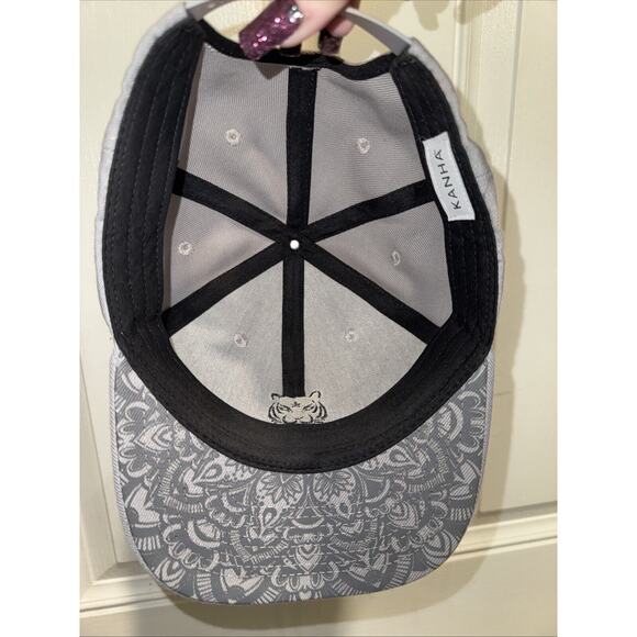 Kanha Flat‎ Bill Ball Cap Gray Tiger Hat Sunderstorm Cannabis Brand Adjustable - Picture 2 of 5